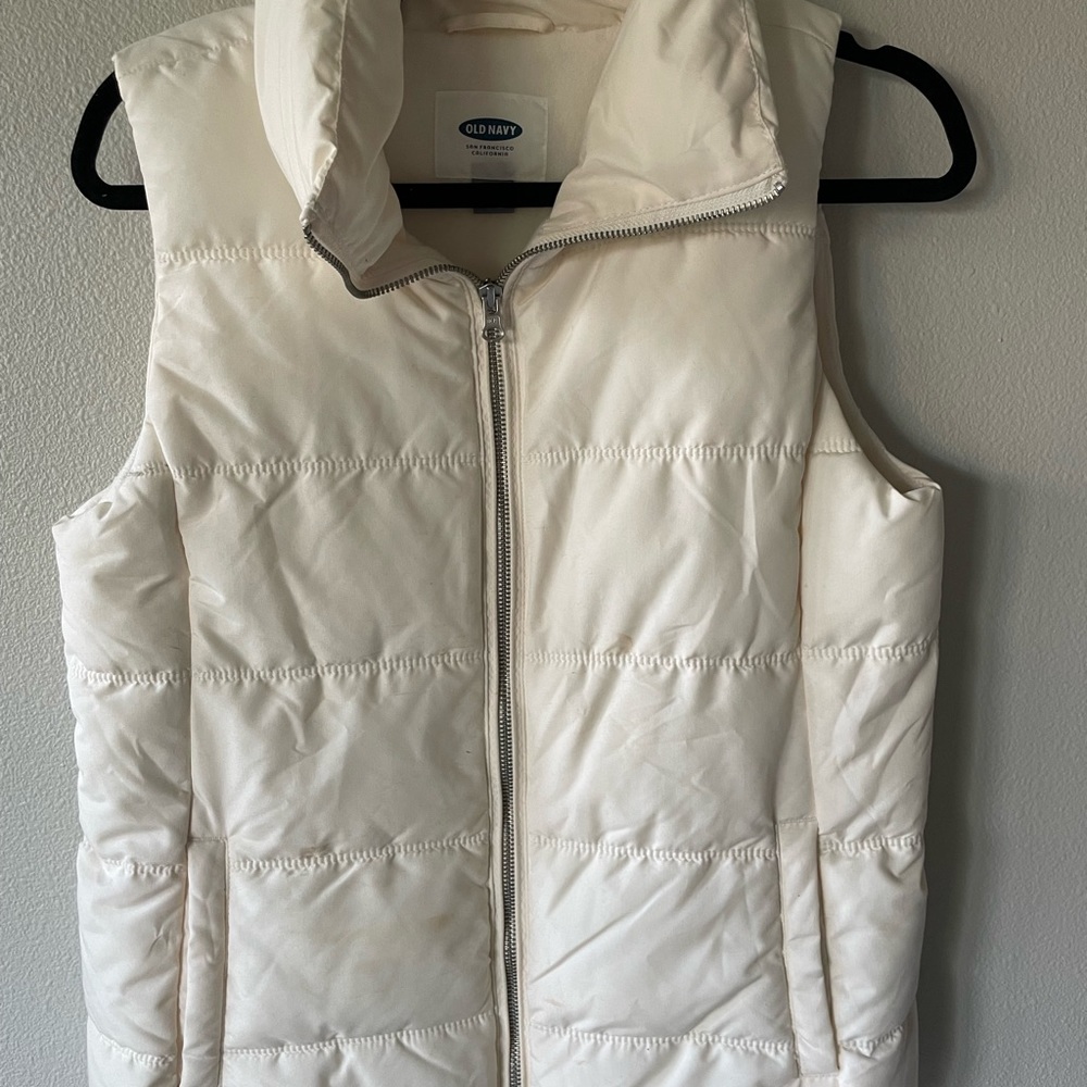 White puffer vest jacket